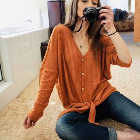 KJANSY Tops - AMIE Waffle Tie Front Top